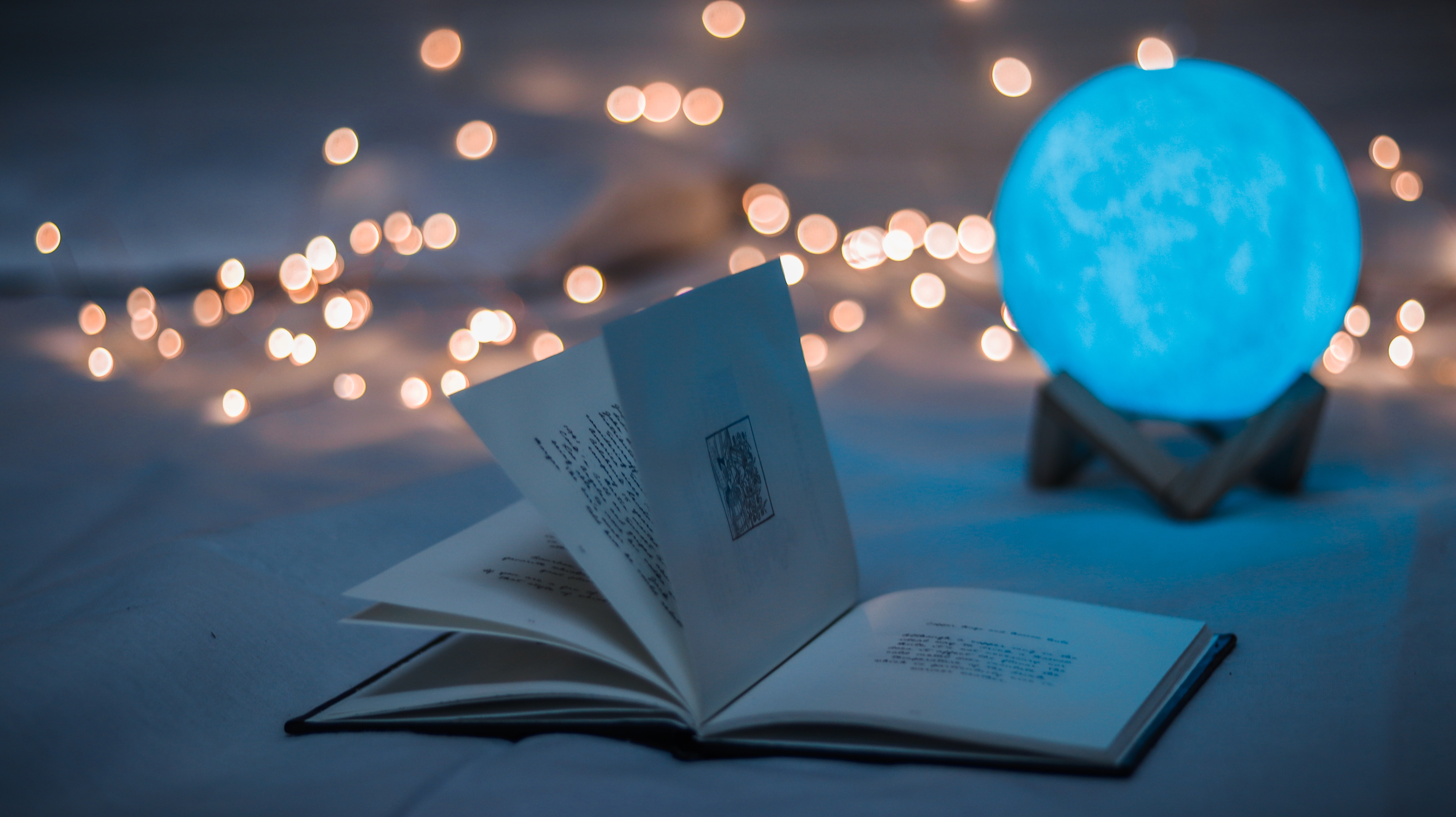 Ottobre piovono libri. Presentazione libro di poesie "Voci di Donne"